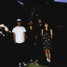 Escucha a Sugar World, mira vídeos musicales, lee la biografía, consulta fechas de giras y mucho más.