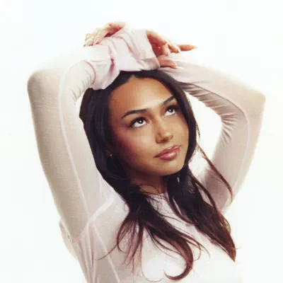 Listen to Elle Darlington, watch music videos, read bio, see tour dates & more!