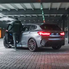 Just Beatsを聴いたり、ミュージックビデオを鑑賞したり、経歴やツアー日程などを確認したりしましょう！