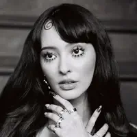 Ακούστε περιεχόμενο από undefined, παρακολουθήστε μουσικά βίντεο, διαβάστε το βιογραφικό, δείτε ημερομηνίες περιοδείας, και πολλά ακόμη!