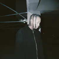 undefinedを聴いたり、ミュージックビデオを鑑賞したり、経歴やツアー日程などを確認したりしましょう！