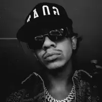 Dengarkan undefined, tonton video musik, baca bio, lihat tanggal tur & lainnya!