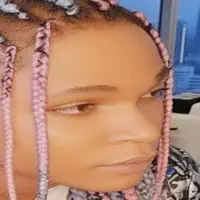 收听 undefined、观看音乐视频、阅读小传、查看巡演日期等 ！