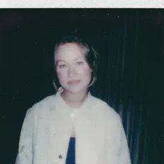 Callie Rose सुनें, म्यूज़िक वीडियो देखें, बायो पढ़ें, दौरे की तारीखें और बहुत कुछ देखें!