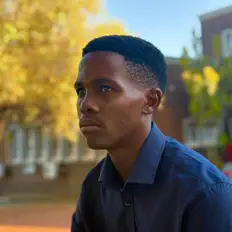 Selflez Bを聴いたり、ミュージックビデオを鑑賞したり、経歴やツアー日程などを確認したりしましょう！