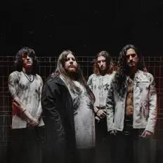 Elyne dinle, müzik videolarını izle, biyografisini oku, tur tarihlerini ve daha fazlasını gör!