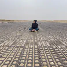 Listen to FeiFei 飞, watch music videos, read bio, see tour dates & more!