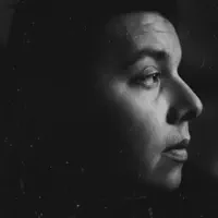 Luister naar undefined, bekijk muziekvideo's, lees de bio, bekijk de tourdata, en meer!