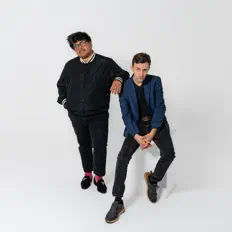 收听 Little Rumor、观看音乐视频、阅读小传、查看巡演日期等 ！