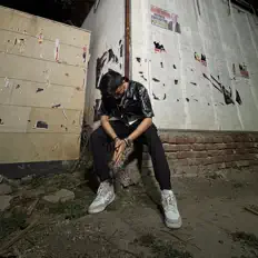 Ouve Ranjha, vê vídeos de música, lê a biografia, vê as datas da digressão e muito mais!