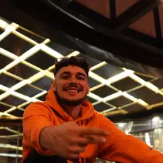 Écoutez KEO, regardez des vidéoclips, lisez la biographie, consultez les dates de tournée et plus encore !