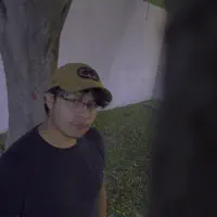 undefined dinle, müzik videolarını izle, biyografisini oku, tur tarihlerini ve daha fazlasını gör!