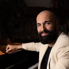 Chetan Tierra: песни, клипы, биография, даты выступлений и многое другое.