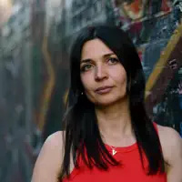 Escucha a undefined, mira videos musicales, lee su biografía, consulta las fechas de las gira y más.