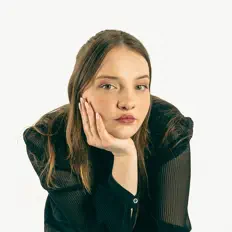 收听 Solène、观看音乐视频、阅读小传、查看巡演日期等 ！