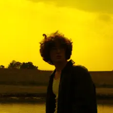 Escucha a Lúcas Delhani, mira vídeos musicales, lee la biografía, consulta fechas de giras y mucho más.