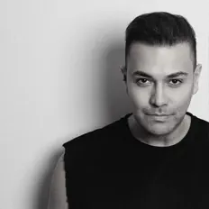 Écoutez Ashkan Dian, regardez des vidéoclips, lisez la biographie, consultez les dates de tournée et plus encore !