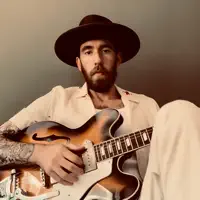 Ouve undefined, vê vídeos de música, lê a biografia, vê as datas da digressão e muito mais!