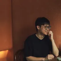 聆聽 undefined、觀看音樂影片、閱讀小傳、查看巡演日期等！