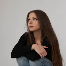 Luister naar alilo, bekijk muziekvideo's, lees de bio, bekijk de tourdata, en meer!