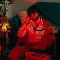 Ouve undefined, vê vídeos de música, lê a biografia, vê as datas da digressão e muito mais!