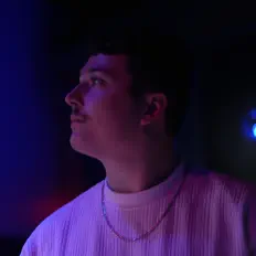 Dengarkan DJ DELO, tonton video musik, baca bio, lihat tanggal tur & lainnya!