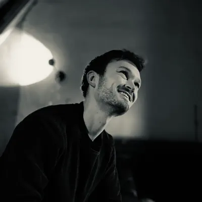 Listen to Lukas Blum, watch music videos, read bio, see tour dates & more!