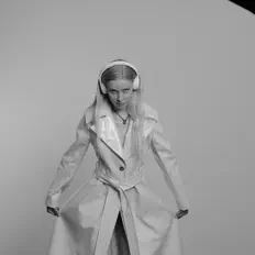 Hör dir ELFANNA an, schau dir Musikvideos an, lies die Biografie, finde Tourdaten und mehr!