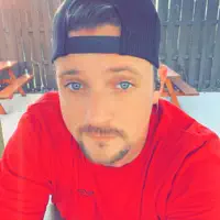 Hör dir undefined an, schau dir Musikvideos an, lies die Biografie, finde Tourdaten und mehr!