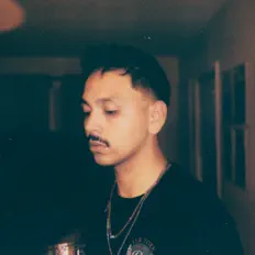 Poslechněte si interpreta MadBliss, sledujte hudební videa, přečtěte si životopis, podívejte se na data turné a další informace.