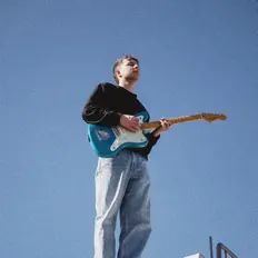 Hör dir Ephraim an, schau dir Musikvideos an, lies die Biografie, finde Tourdaten und mehr!