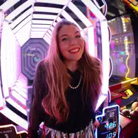 undefined सुनें, म्यूज़िक वीडियो देखें, बायो पढ़ें, दौरे की तारीखें और बहुत कुछ देखें!