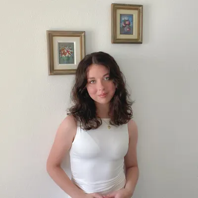 Listen to Amelie Roden, watch music videos, read bio, see tour dates & more!