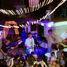 收听 LAKE EFFECT、观看音乐视频、阅读小传、查看巡演日期等 ！