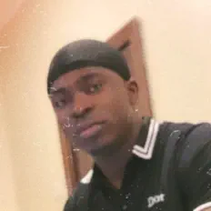 Dbellを聴いたり、ミュージックビデオを鑑賞したり、経歴やツアー日程などを確認したりしましょう！