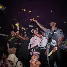 Posłuchaj wykonawcy Paris Bryant, obejrzyj teledyski, przeczytaj biografię, zobacz daty tras koncertowych i nie tylko!