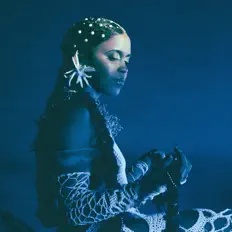 Escucha a Alexia Thomas, mira vídeos musicales, lee la biografía, consulta fechas de giras y mucho más.
