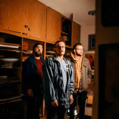 收听 Folded Hand、观看音乐视频、阅读小传、查看巡演日期等 ！