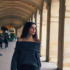 elsaaaを聴いたり、ミュージックビデオを鑑賞したり、経歴やツアー日程などを確認したりしましょう！