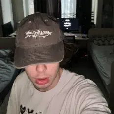 Escucha a whaiiit, mira vídeos musicales, lee la biografía, consulta fechas de giras y mucho más.