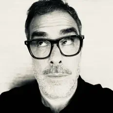 聆聽 Dave the Hustler、觀看音樂影片、閱讀小傳、查看巡演日期等！