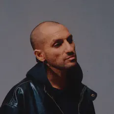 Hör dir 3yooni an, schau dir Musikvideos an, lies die Biografie, finde Tourdaten und mehr!