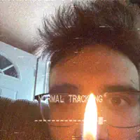 聆聽 undefined、觀看音樂影片、閱讀小傳、查看巡演日期等！