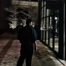 收听 MAURI、观看音乐视频、阅读小传、查看巡演日期等 ！