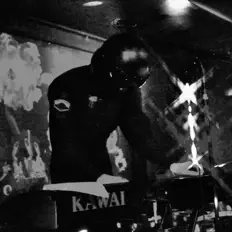 聆聽 Tay Dreamin、觀看音樂影片、閱讀小傳、查看巡演日期等！