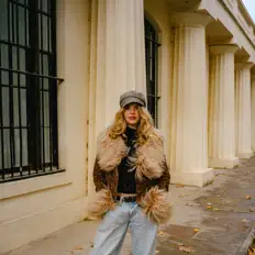 Ακούστε περιεχόμενο από Hope Winter, παρακολουθήστε μουσικά βίντεο, διαβάστε το βιογραφικό, δείτε ημερομηνίες περιοδείας, και πολλά ακόμη!