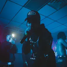 Ascolta Melo Baby, guarda video musicali, leggi la biografia, vedi le date del tour & altro!