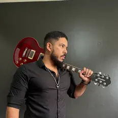 Elton Soares: песни, клипы, биография, даты выступлений и многое другое.