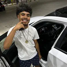 817.luke सुनें, म्यूज़िक वीडियो देखें, बायो पढ़ें, दौरे की तारीखें और बहुत कुछ देखें!