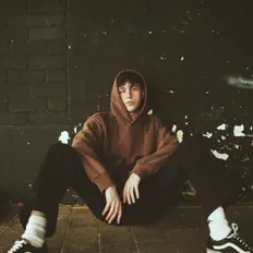 聆聽 Deffo Not Jacob、觀看音樂影片、閱讀小傳、查看巡演日期等！